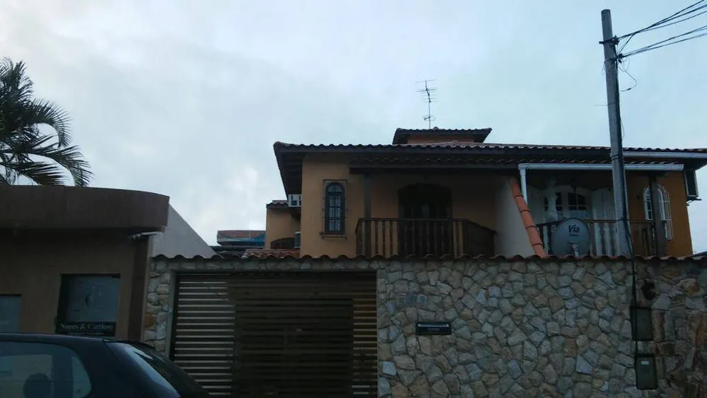 Casa, 4 quartos, 190 m² - Foto 1