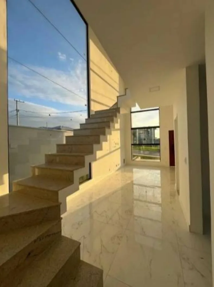 Casa, 3 quartos, 197 m² - Foto 2