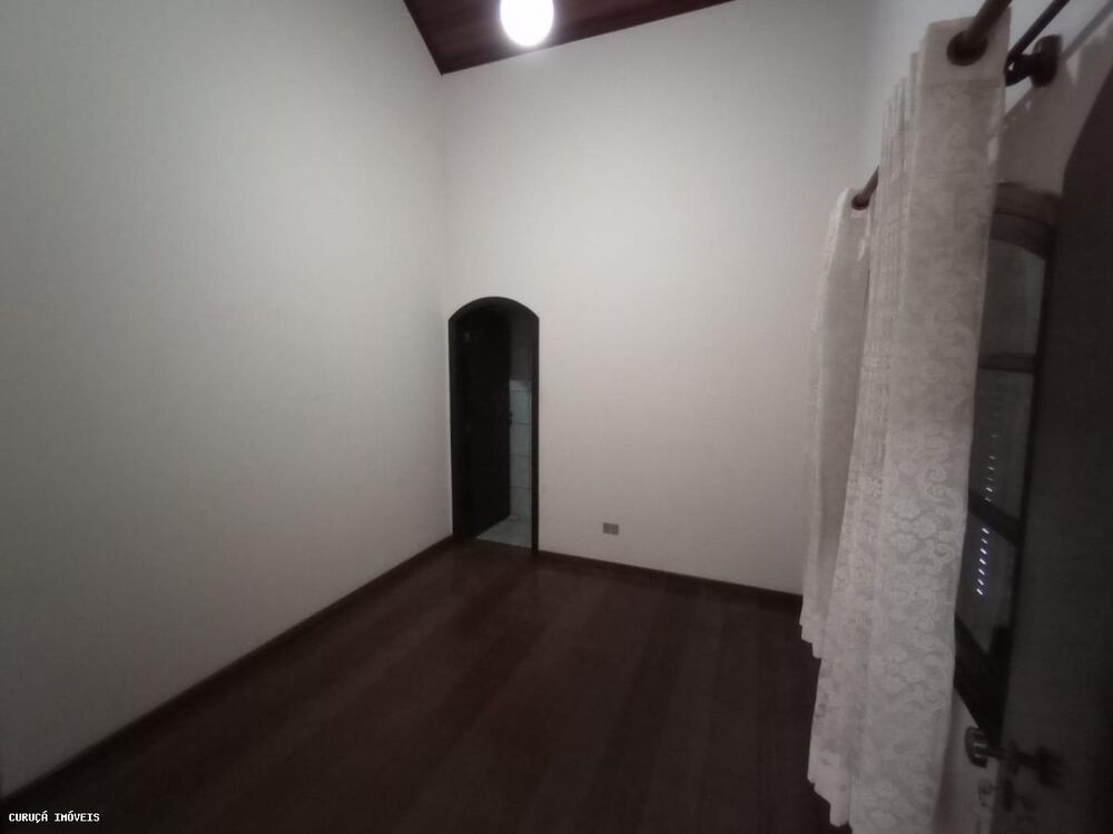 Casa à venda com 2 quartos, 120m² - Foto 2
