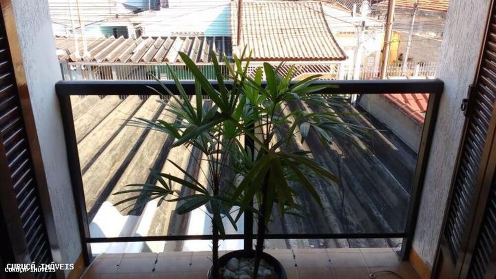 Sobrado à venda com 3 quartos, 252m² - Foto 2