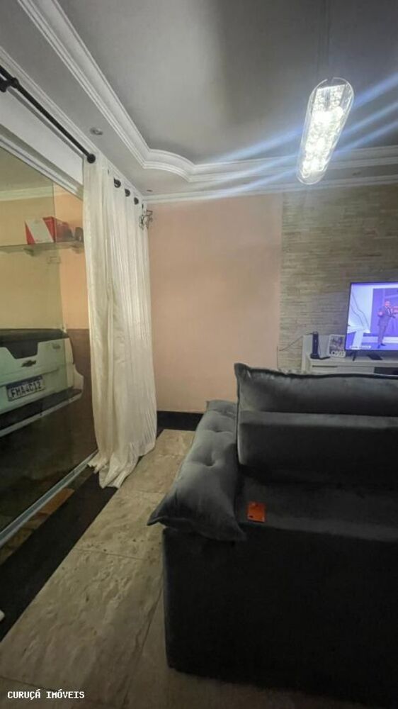 Sobrado à venda com 3 quartos, 200m² - Foto 1