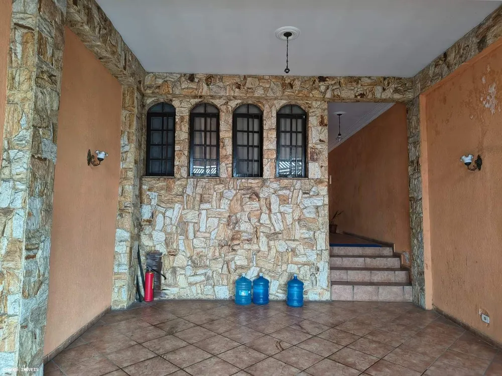 Sobrado, 3 quartos, 268 m² - Foto 2