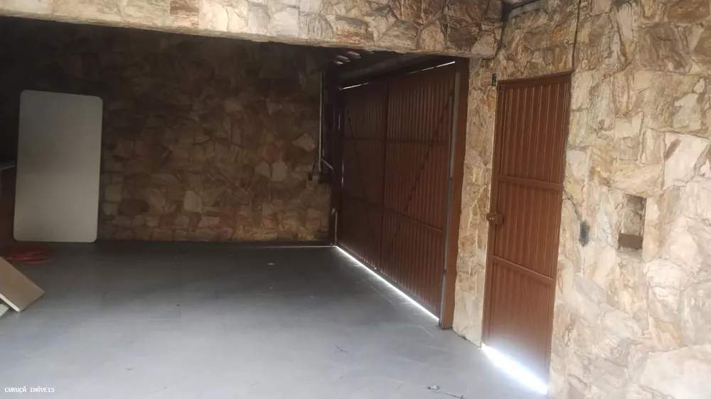 Casa para alugar com 3 quartos, 180m² - Foto 3