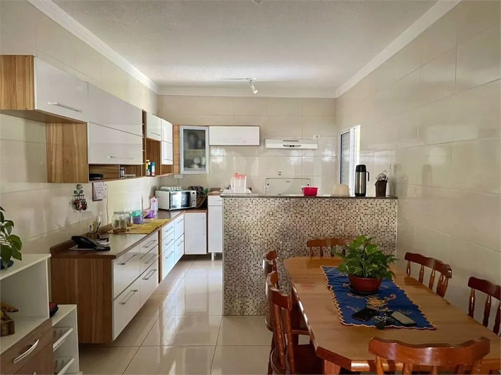 Casa, 3 quartos, 200 m² - Foto 1