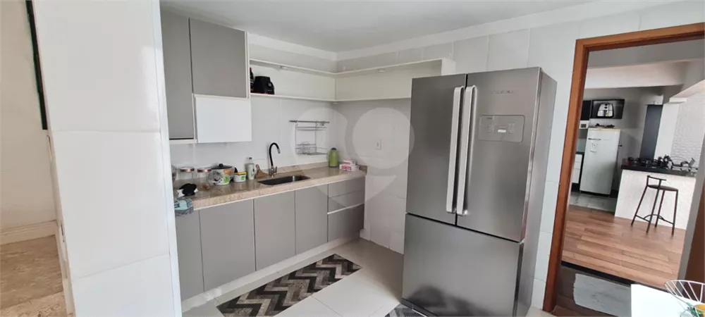 Sobrado à venda com 4 quartos, 180m² - Foto 6