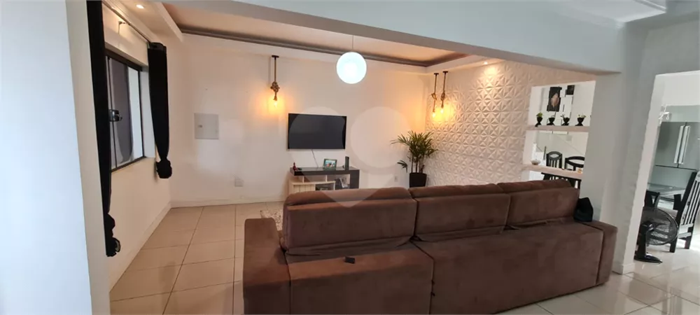 Sobrado à venda com 4 quartos, 180m² - Foto 3