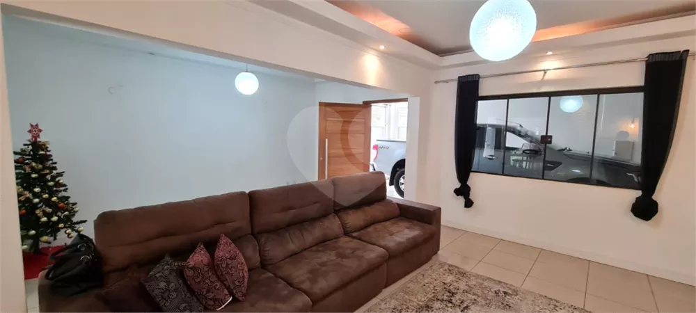 Sobrado à venda com 4 quartos, 180m² - Foto 2