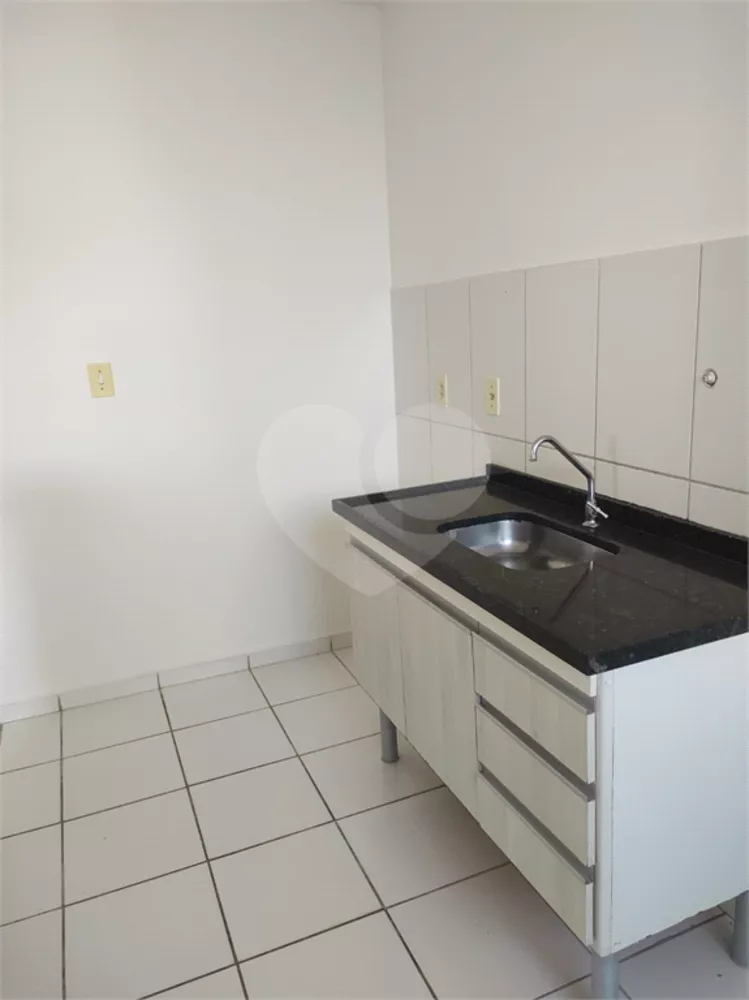 Apartamento à venda com 2 quartos, 44m² - Foto 2