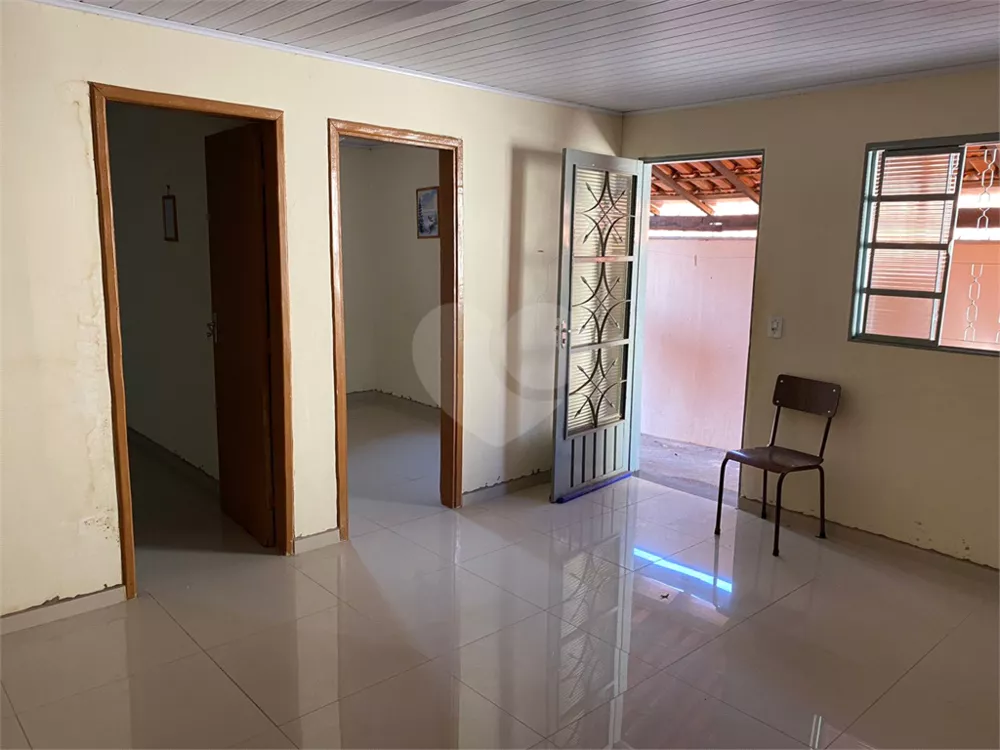 Casa à venda com 3 quartos, 125m² - Foto 1