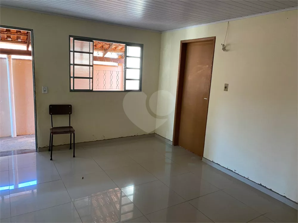 Casa à venda com 3 quartos, 125m² - Foto 2