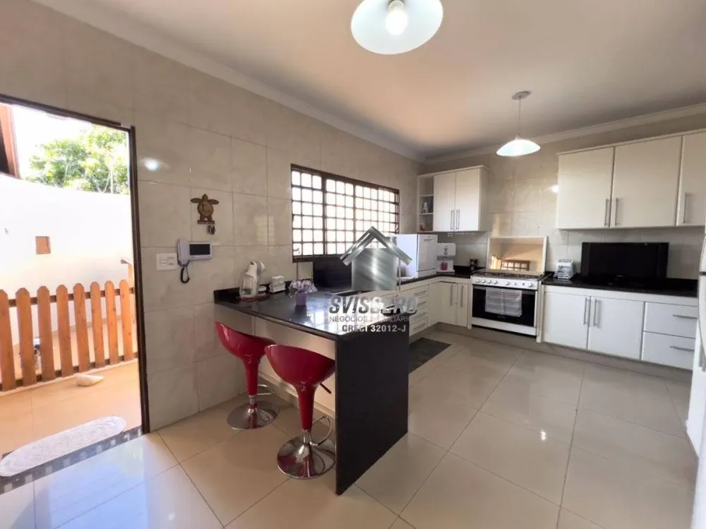 Casa, 3 quartos, 215 m² - Foto 6