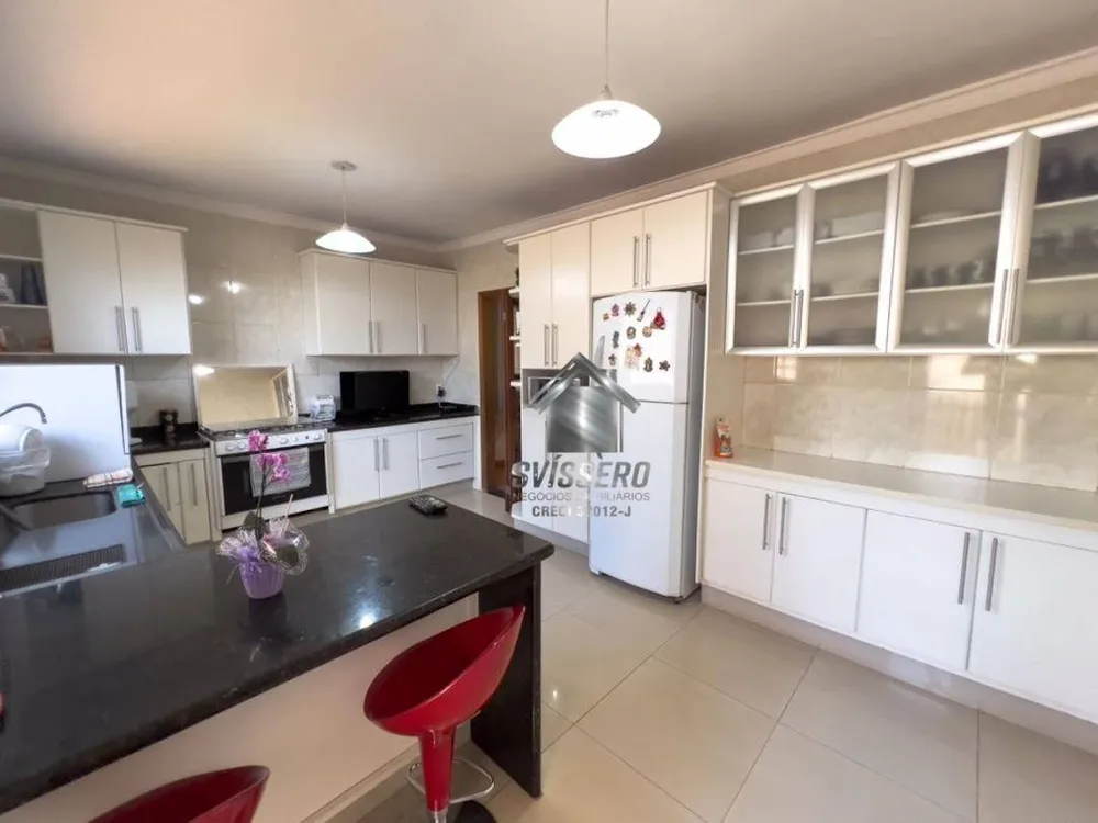 Casa, 3 quartos, 215 m² - Foto 5