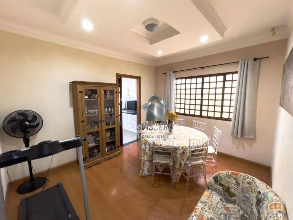 Casa, 3 quartos, 215 m² - Foto 9