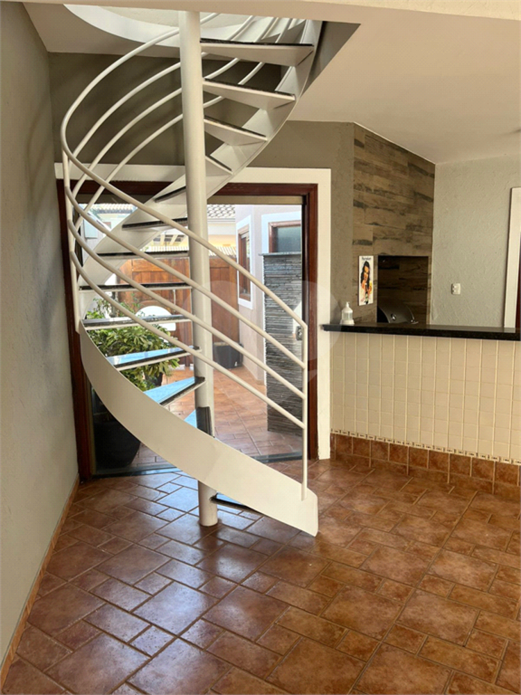 Casa para alugar com 3 quartos, 230m² - Foto 31
