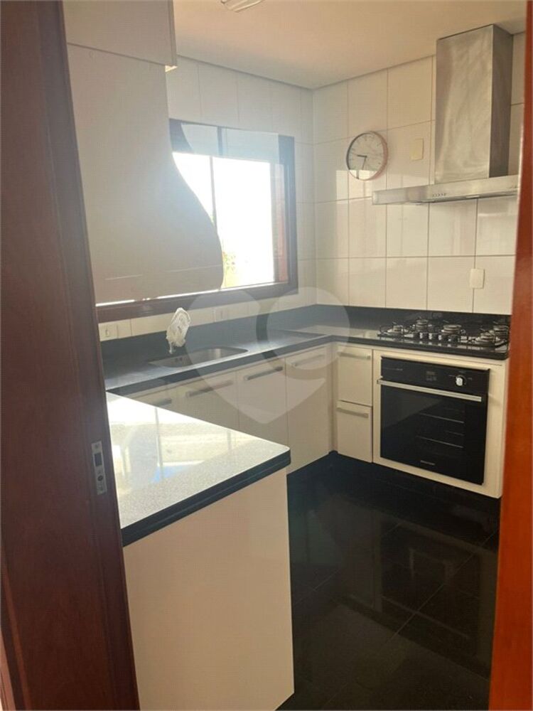 Casa para alugar com 3 quartos, 230m² - Foto 21