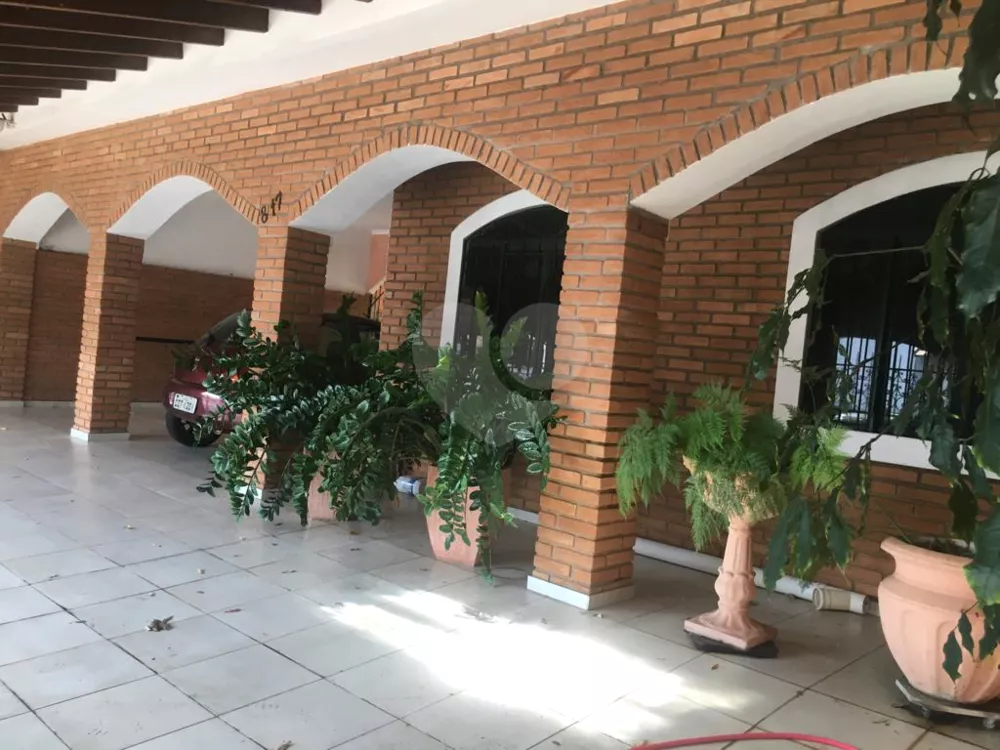 Casa à venda com 3 quartos, 280m² - Foto 1