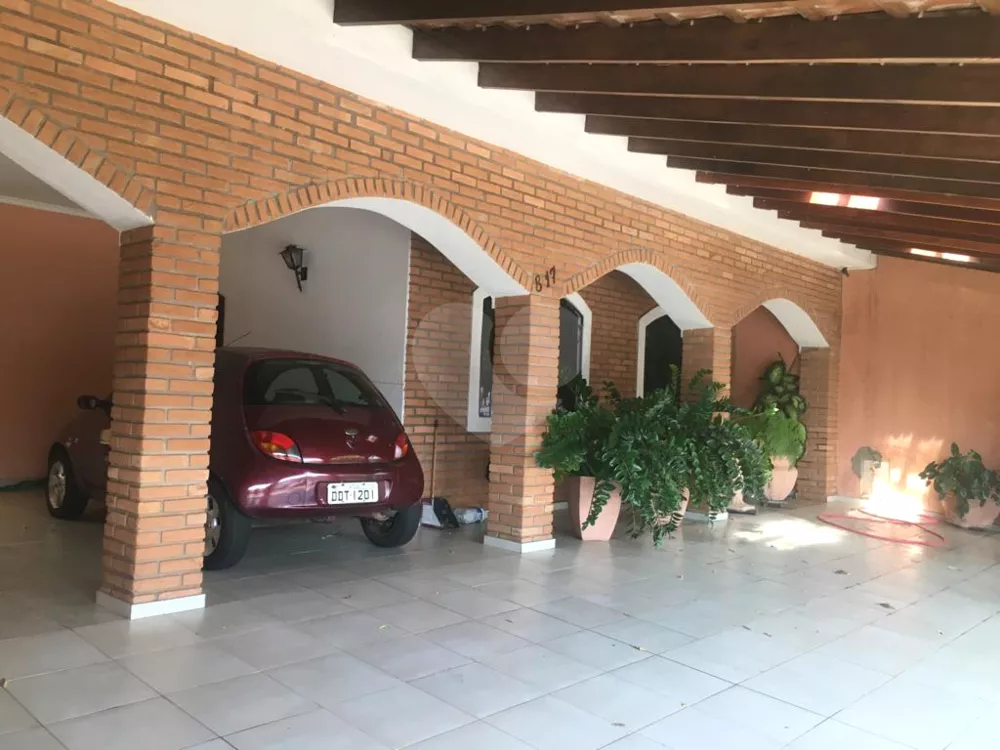 Casa à venda com 3 quartos, 280m² - Foto 2