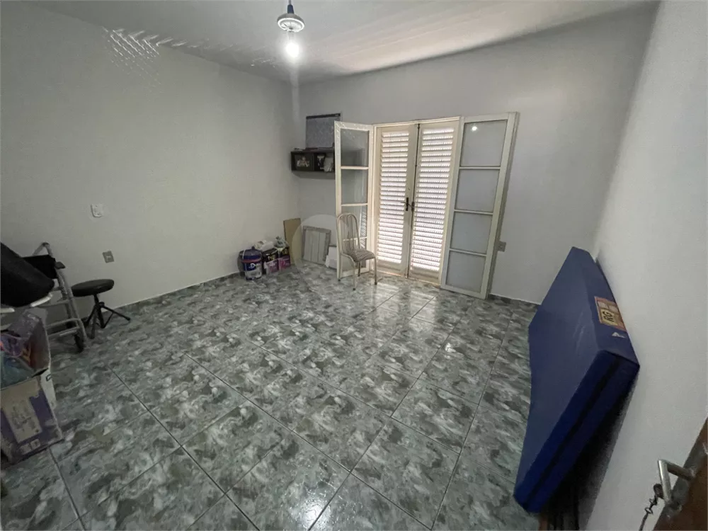 Casa à venda com 4 quartos, 250m² - Foto 25