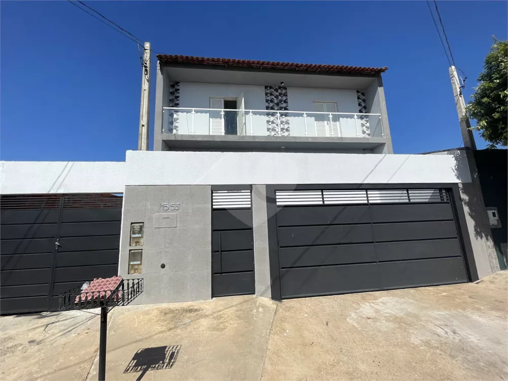 Casa à venda com 4 quartos, 250m² - Foto 3