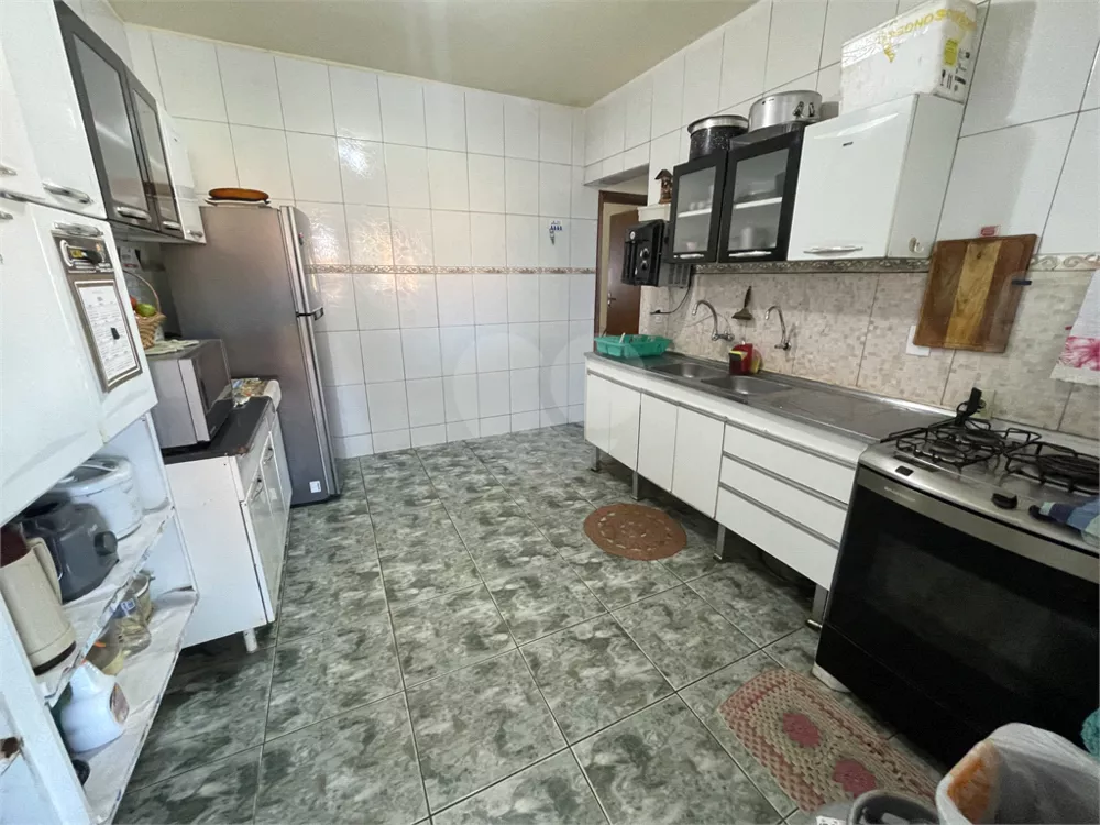 Casa à venda com 4 quartos, 250m² - Foto 12