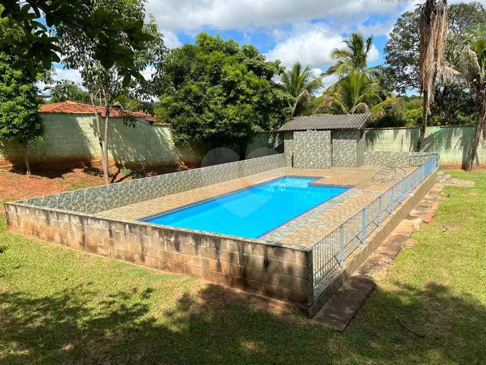 Fazenda à venda e aluguel com 4 quartos, 300m² - Foto 1