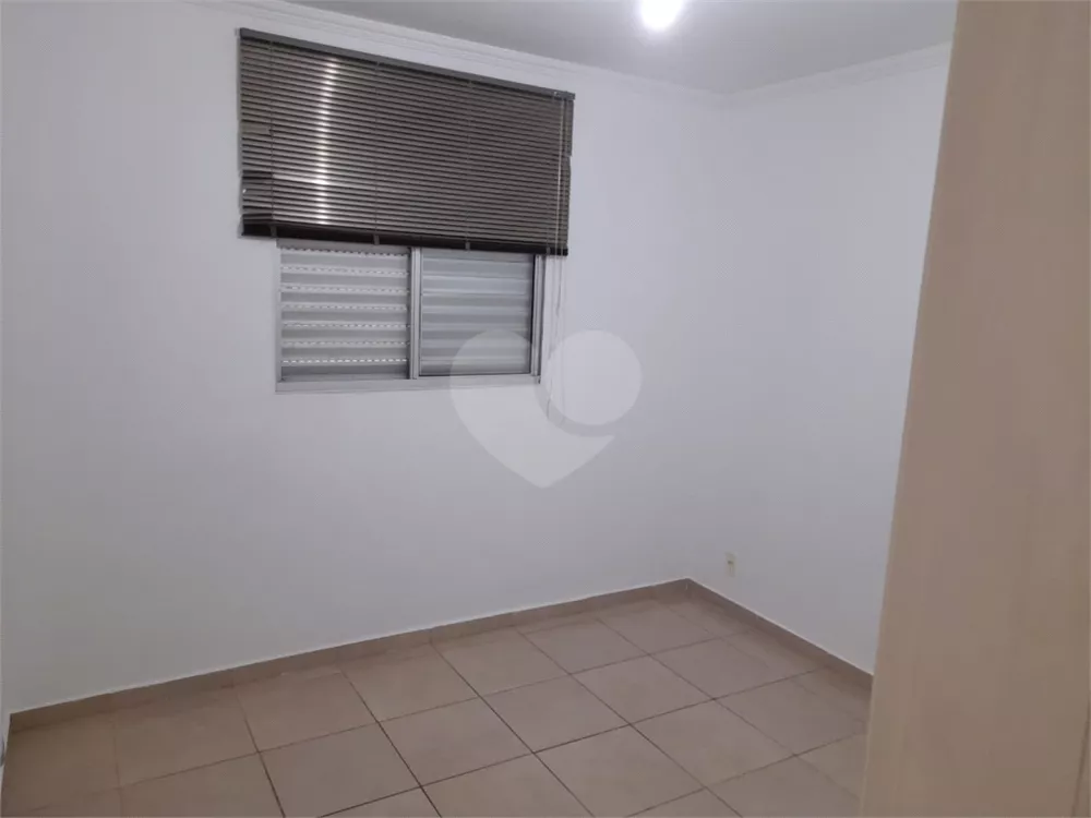 Apartamento à venda com 2 quartos, 70m² - Foto 3