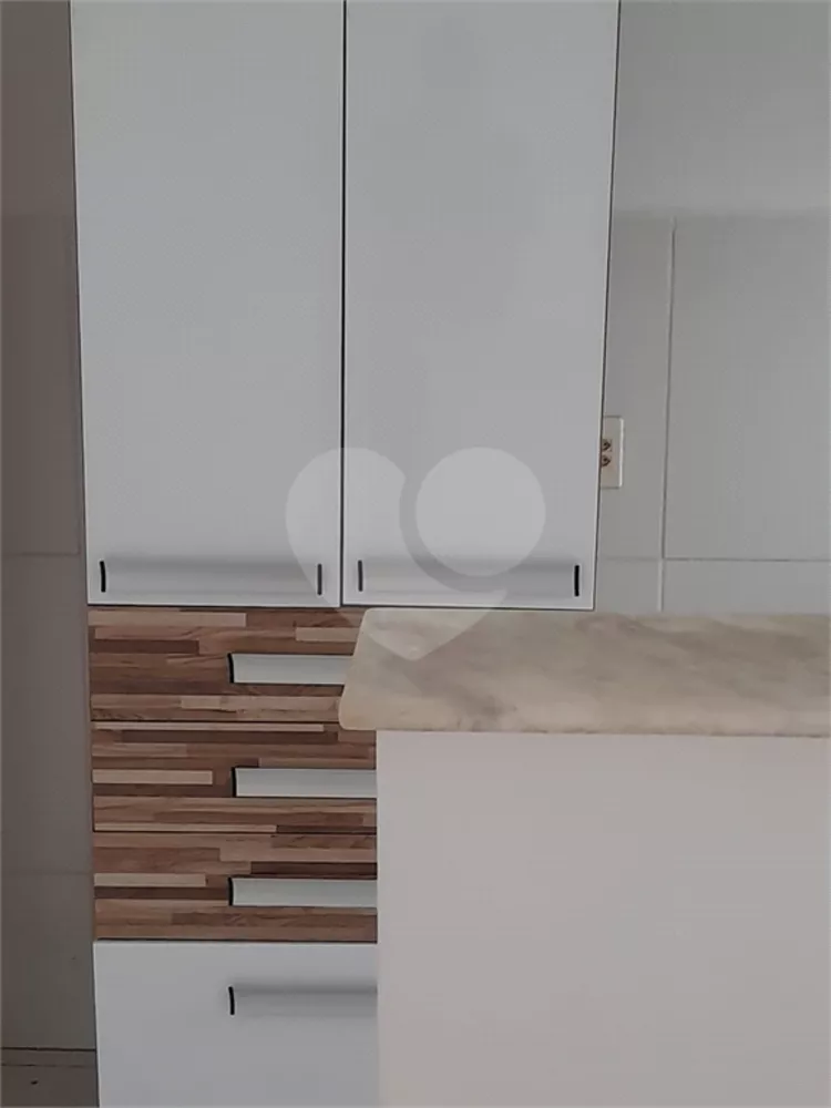 Apartamento à venda com 2 quartos, 70m² - Foto 2