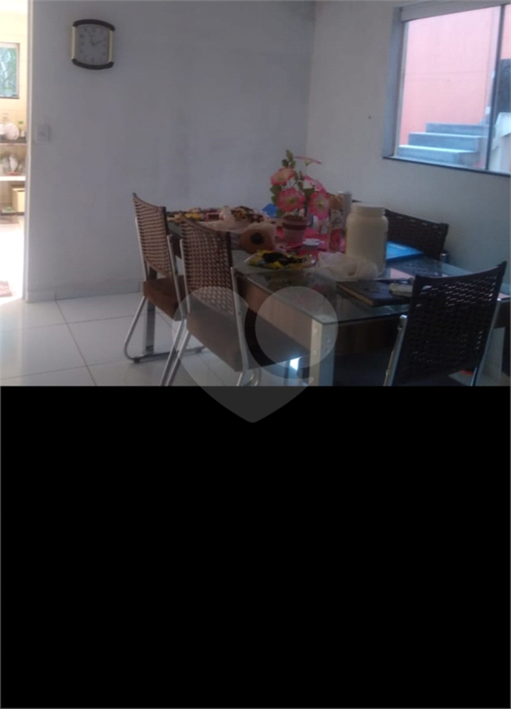 Casa à venda com 4 quartos, 180m² - Foto 1
