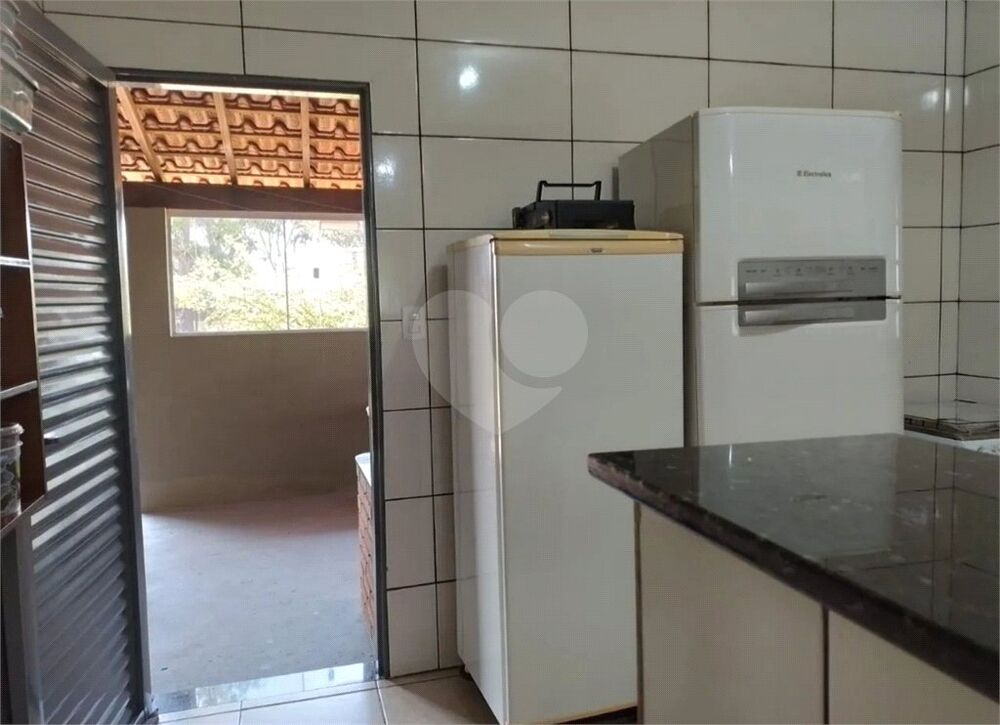 Chácara à venda com 2 quartos, 100m² - Foto 3