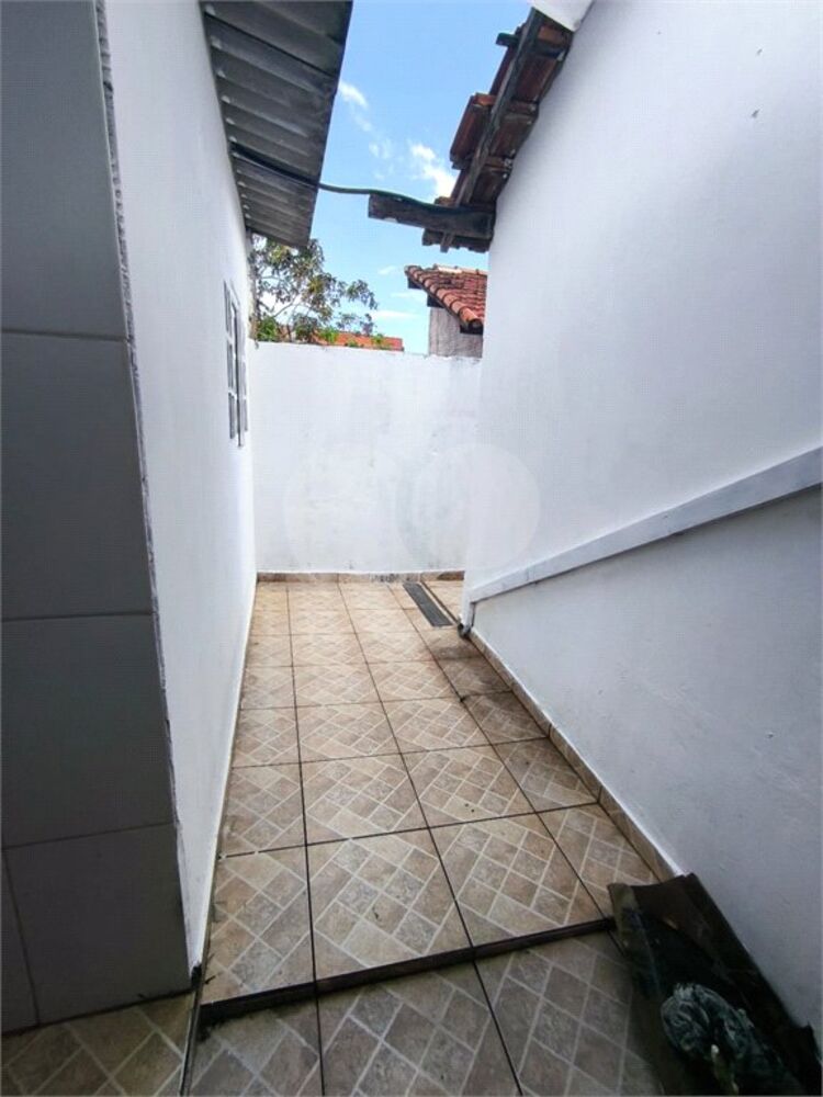 Casa à venda com 3 quartos, 75m² - Foto 16
