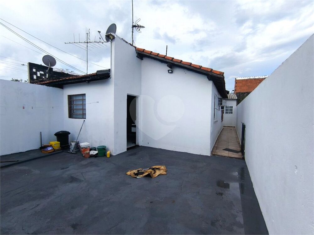 Casa à venda com 3 quartos, 75m² - Foto 17