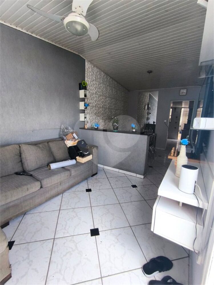 Casa à venda com 3 quartos, 75m² - Foto 8