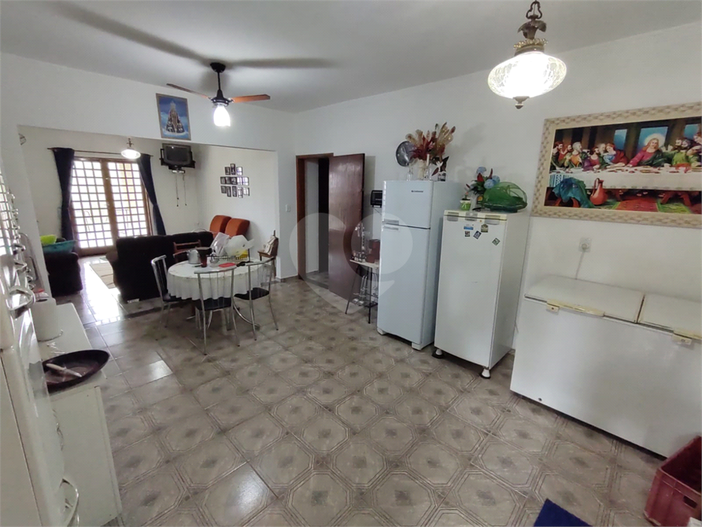 Chácara à venda com 4 quartos, 293m² - Foto 12