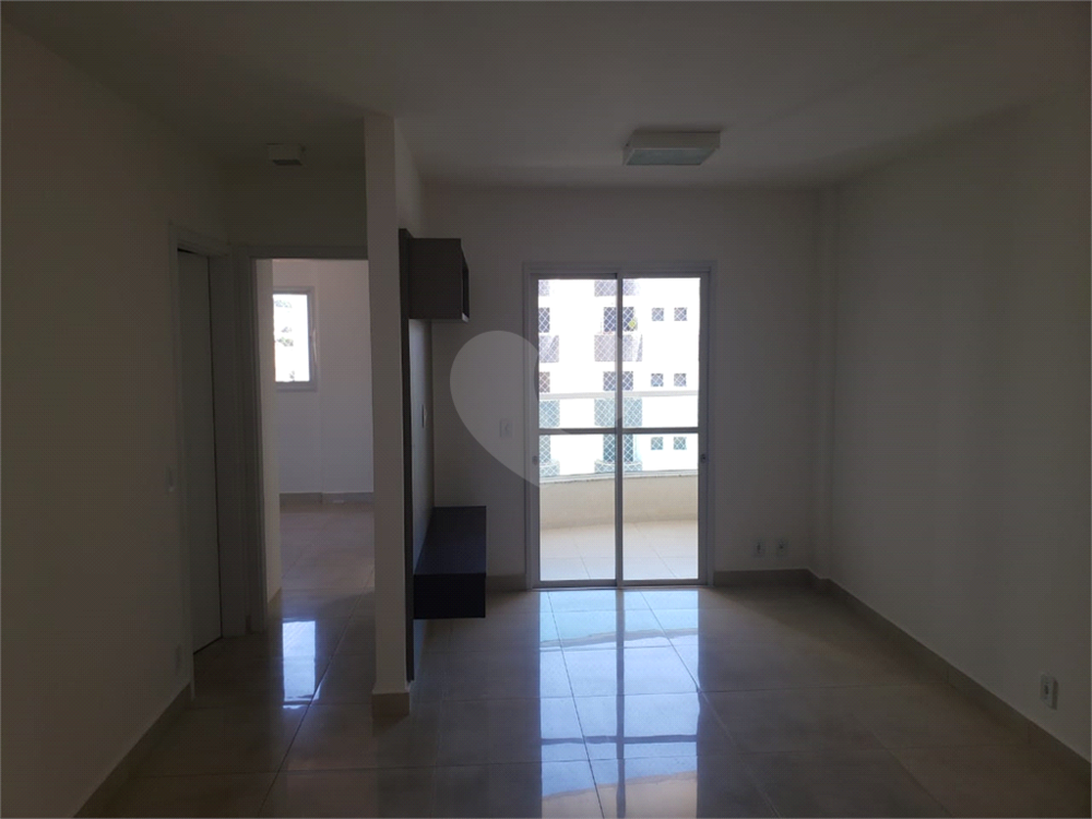 Apartamento para alugar com 2 quartos, 70m² - Foto 2