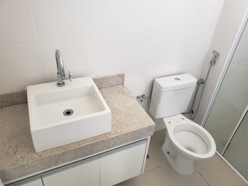 Apartamento para alugar com 2 quartos, 70m² - Foto 6