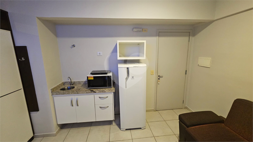 Apartamento para alugar com 1 quarto, 45m² - Foto 11