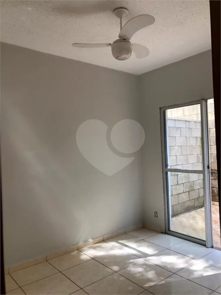 Apartamento à venda com 2 quartos, 47m² - Foto 3