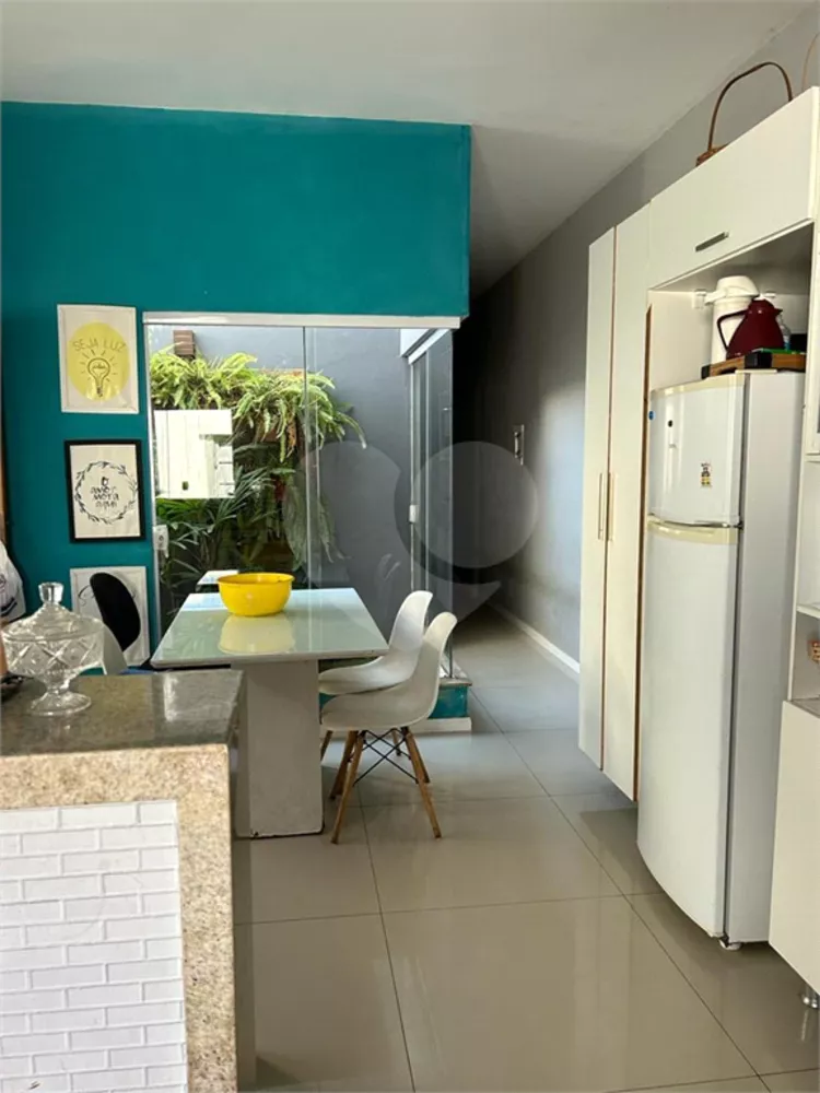 Casa à venda com 3 quartos, 80m² - Foto 2