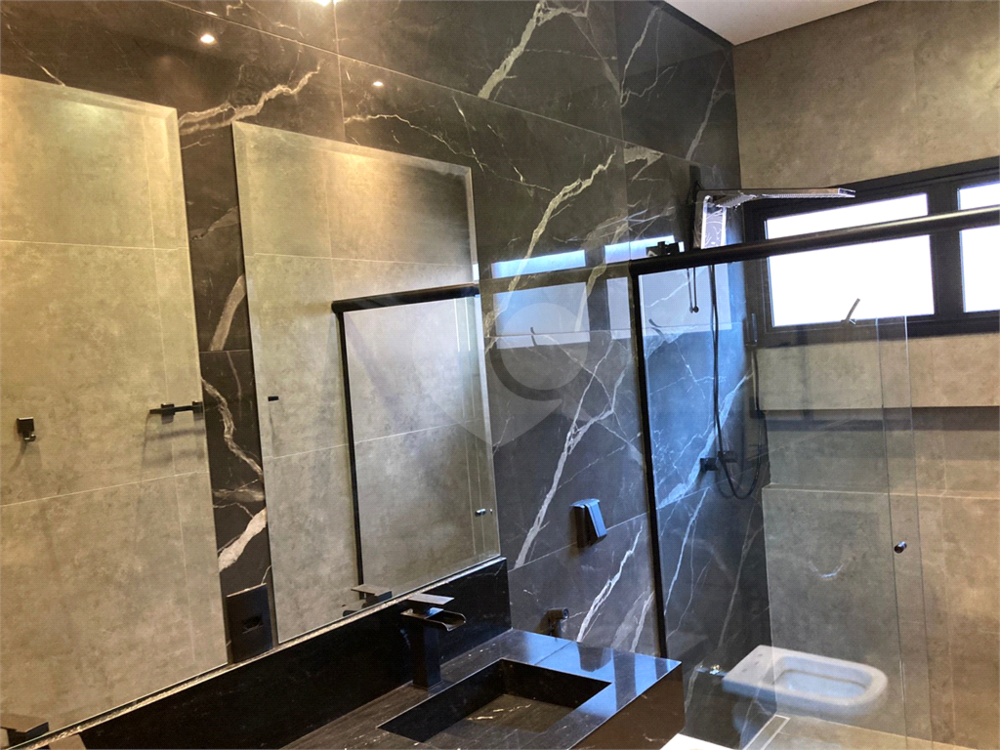 Casa à venda com 3 quartos, 191m² - Foto 1