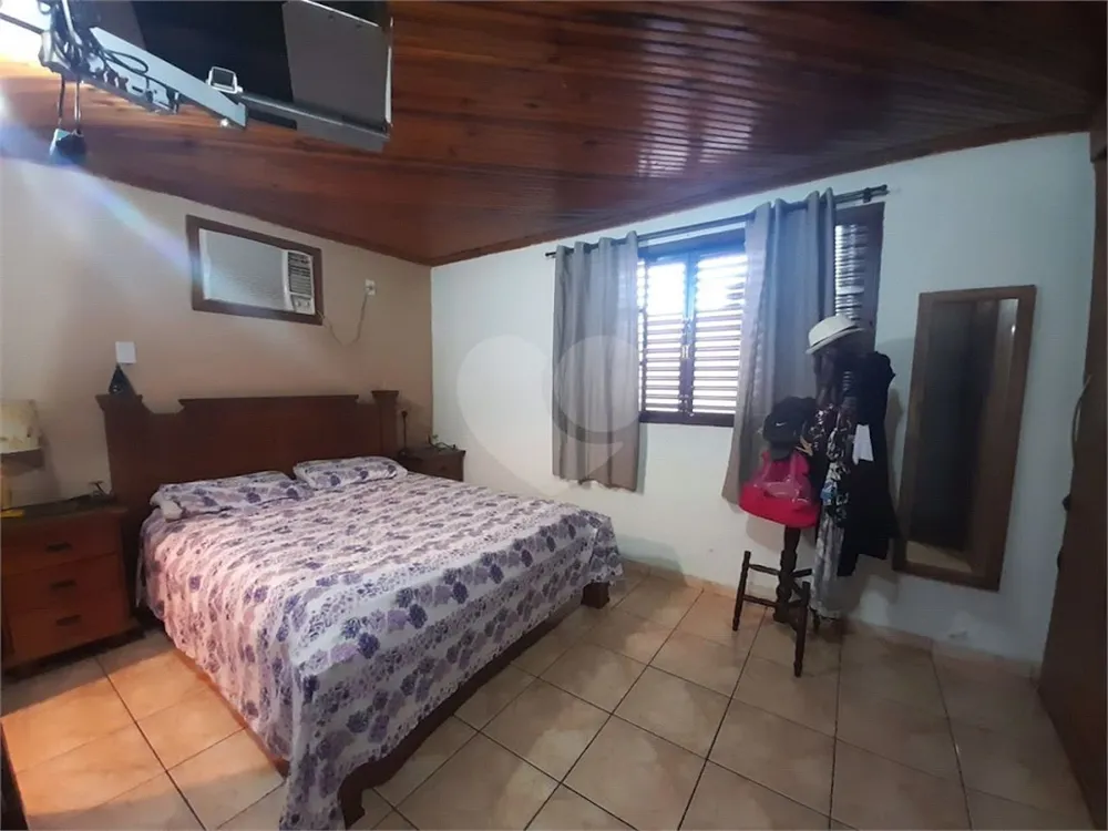 Casa, 3 quartos, 199 m² - Foto 2