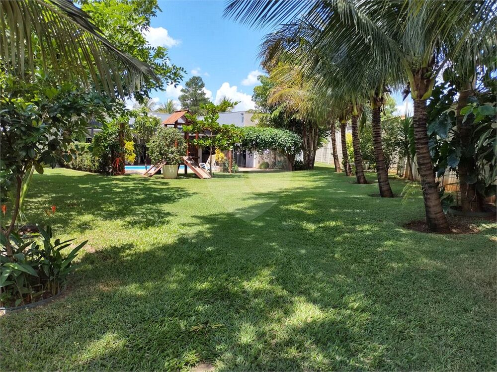 Casa à venda com 3 quartos, 339m² - Foto 14