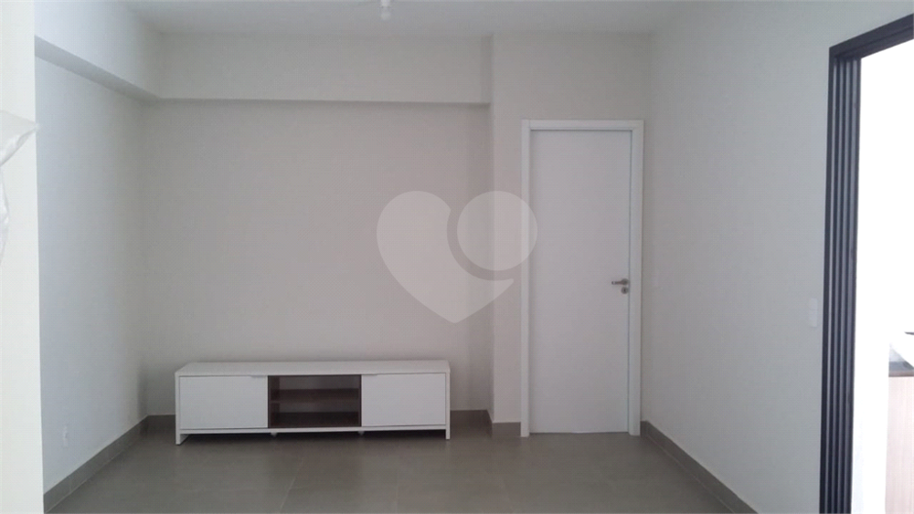 Apartamento para alugar com 3 quartos, 84m² - Foto 8