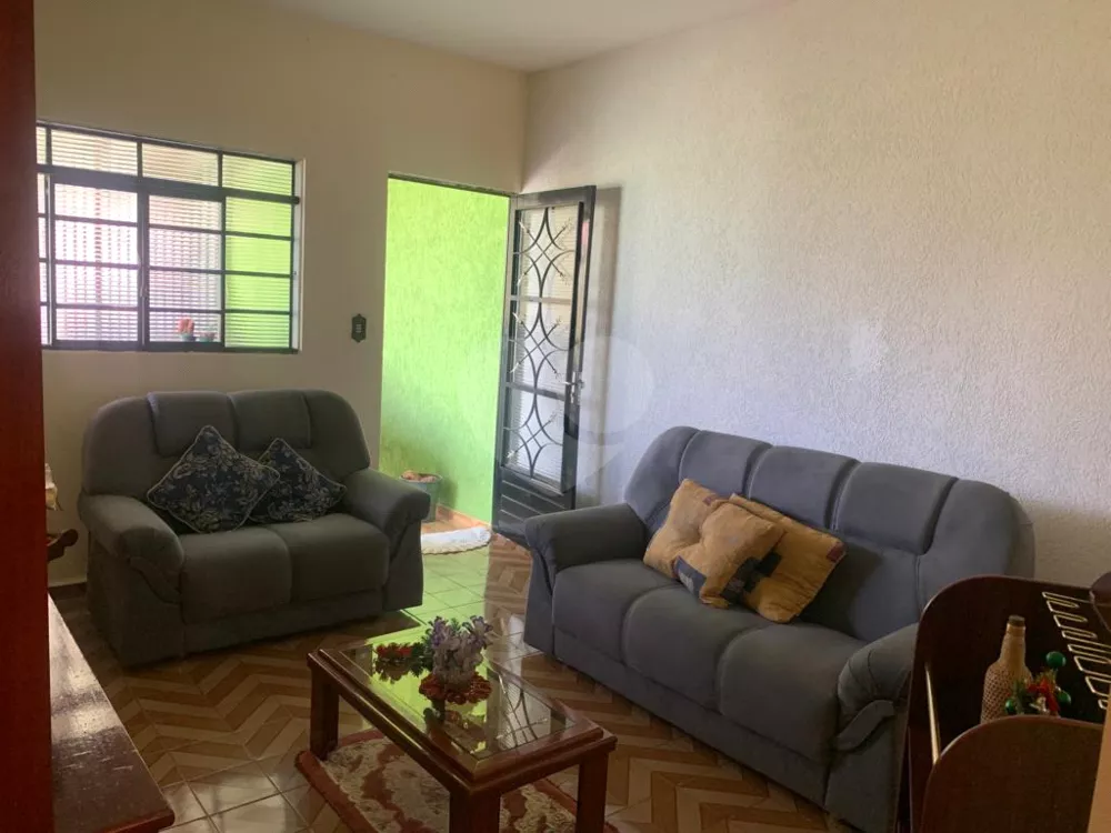 Casa à venda com 2 quartos, 103m² - Foto 1