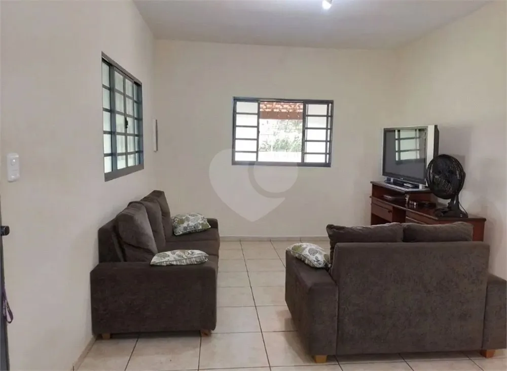 Chácara, 2 quartos, 1560 m² - Foto 1