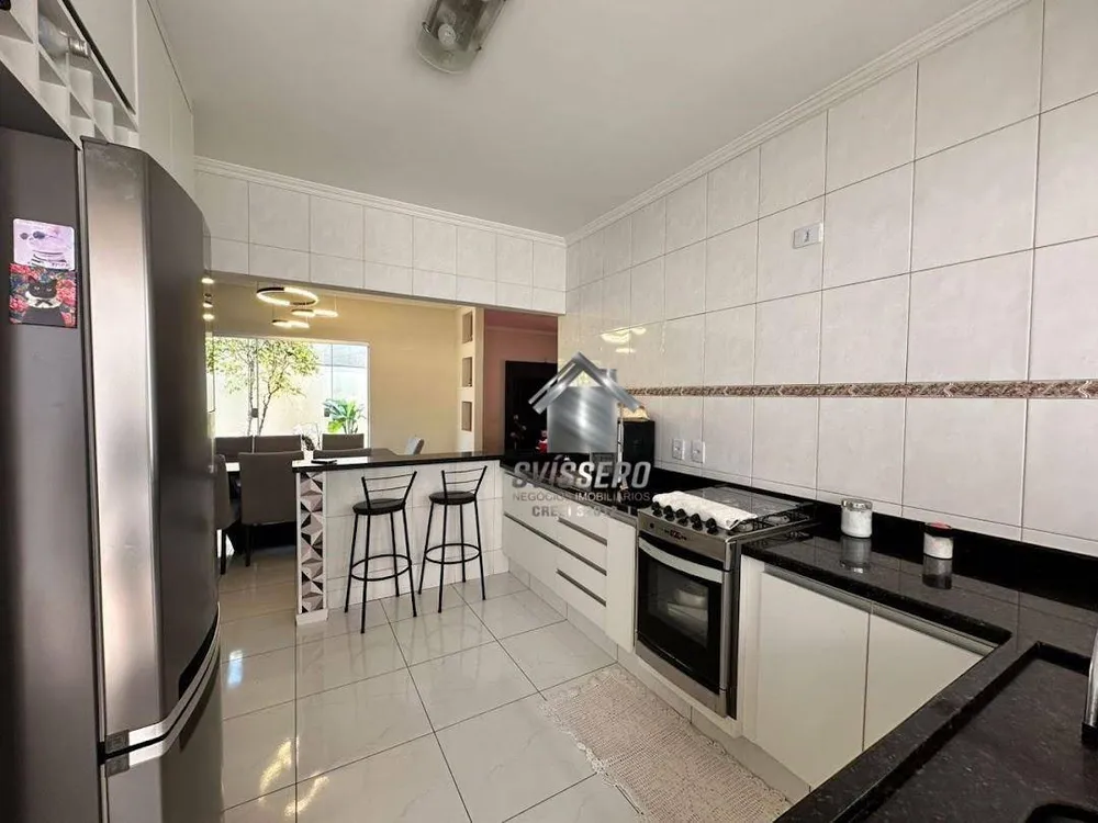 Casa, 3 quartos, 208 m² - Foto 3