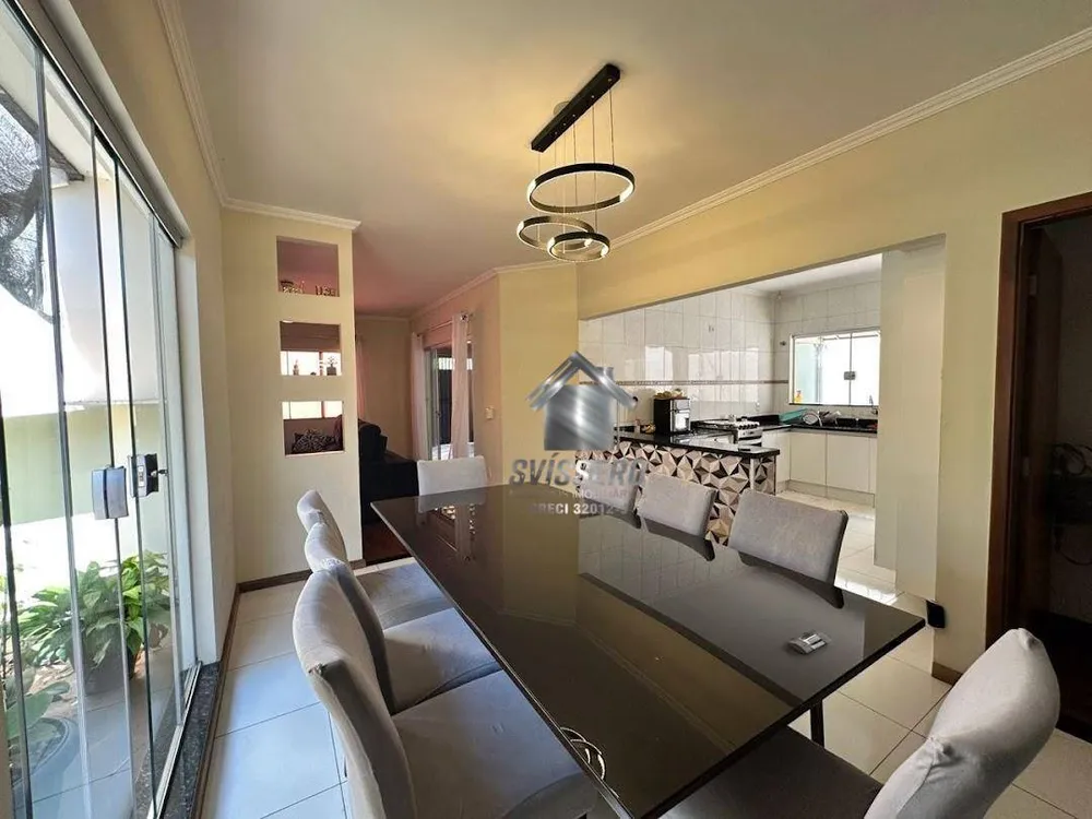 Casa, 3 quartos, 208 m² - Foto 1
