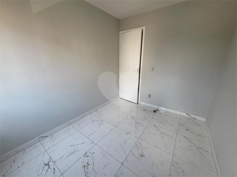 Apartamento à venda com 2 quartos, 42m² - Foto 6