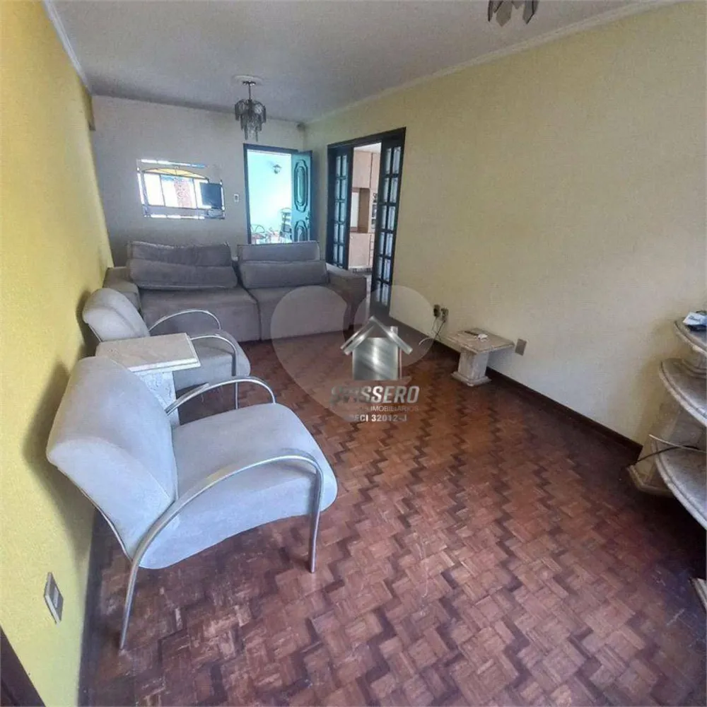 Casa, 3 quartos, 211 m² - Foto 2