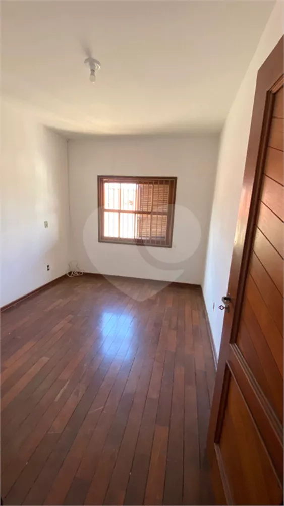 Casa à venda com 5 quartos, 174m² - Foto 4