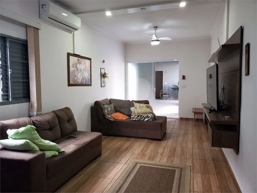 Casa, 2 quartos, 240 m² - Foto 1